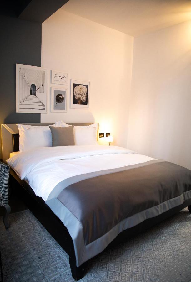 Triss Hotel Tirana Extérieur photo