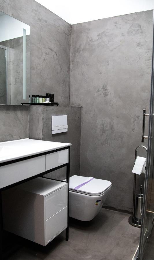 Triss Hotel Tirana Extérieur photo