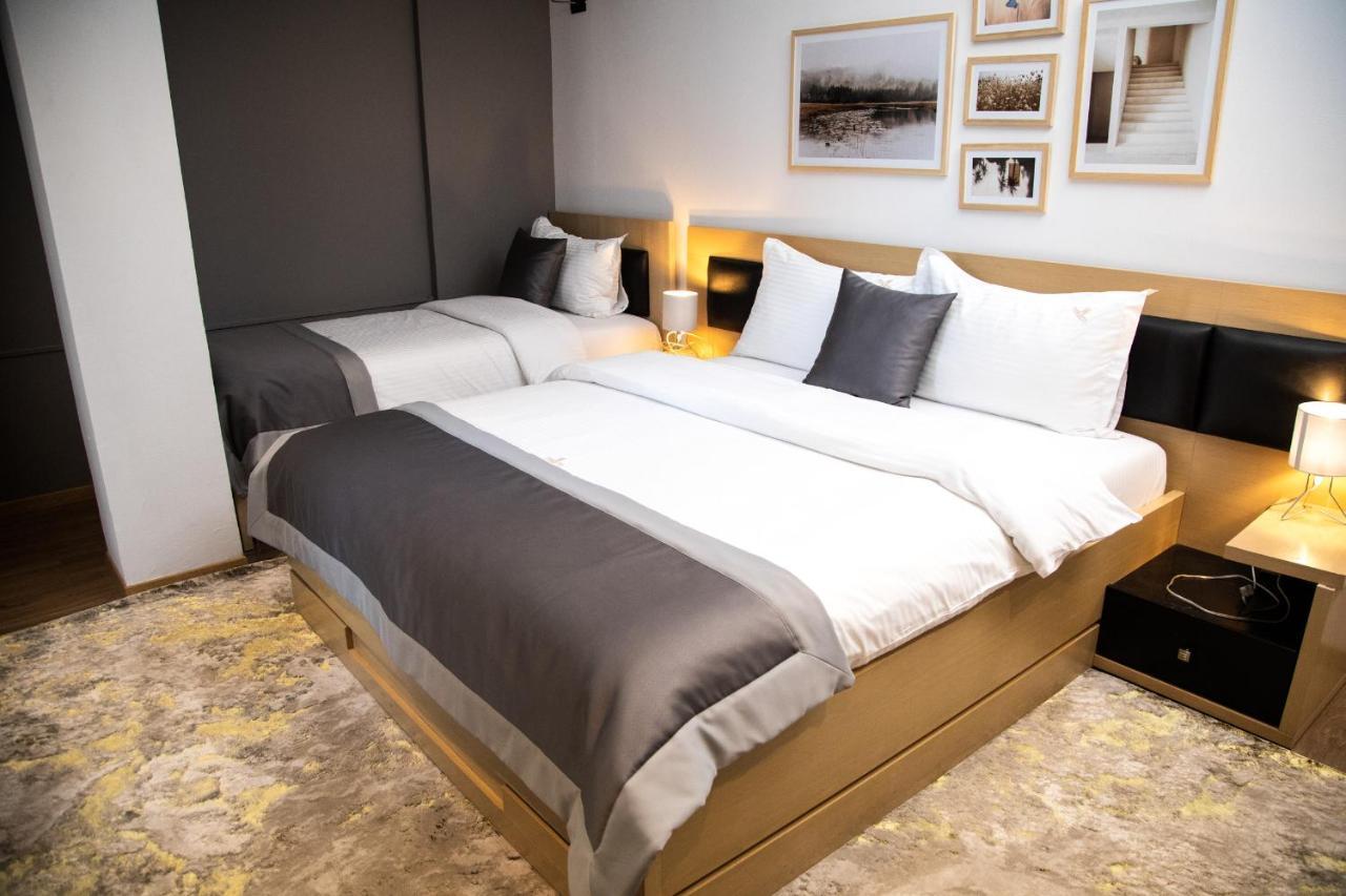Triss Hotel Tirana Extérieur photo